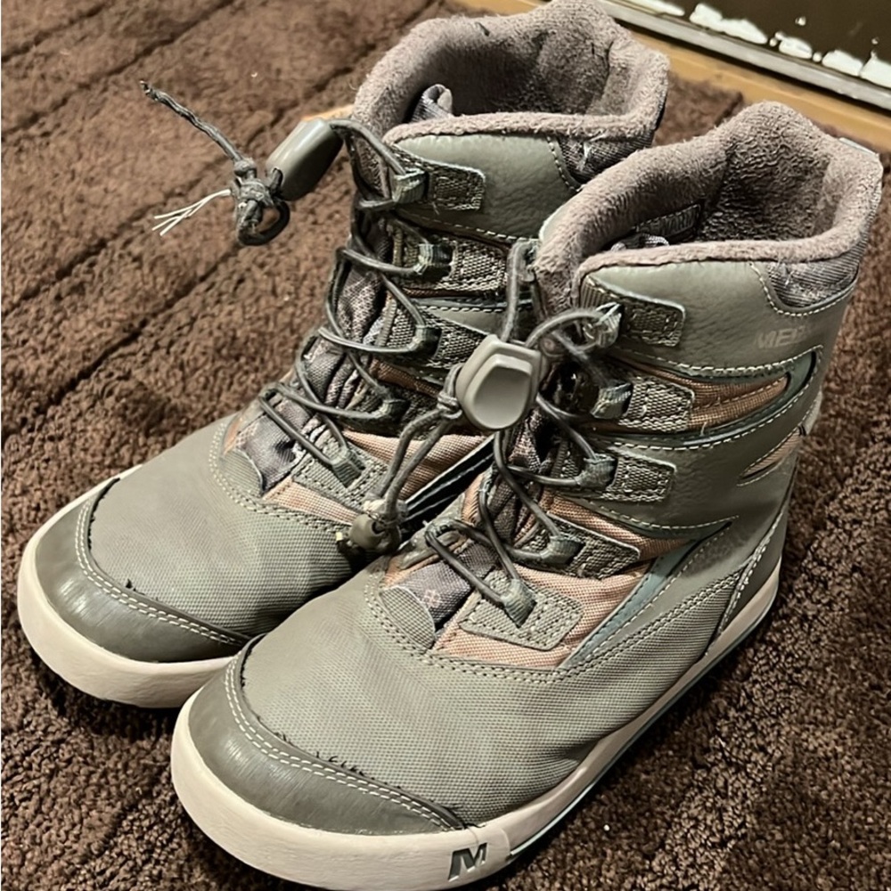 Merrell BOYS winter boots size 1